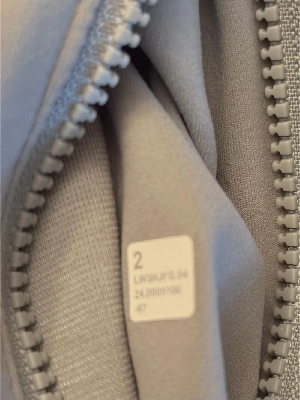 Lululemon Women’s Define Cropped Mint Green Zipper Jacket w/zipper pockets Sz 2